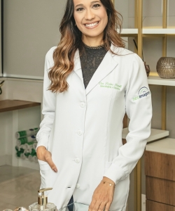 Dr Larissa Bonelli 