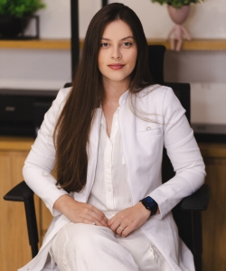 Drª Carolina Queiroz  Drª Carolina Queiroz