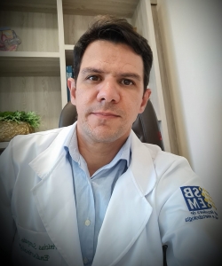 Dr. Vinicius Sampaio Santana