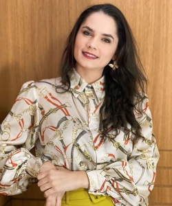 Dra. Laura Régia Oliveira  Dra. Laura Régia Oliveira