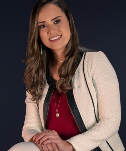 Dra. Cinara Dourado Correia Dra. Cinara Dourado Correia