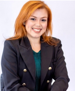 Dra. Karenina Dias Oliveira  Dra. Karenina Dias Oliveira