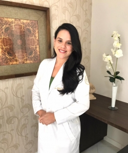 Dra. Thais Assis Coelho Dra. Thais Assis Coelho